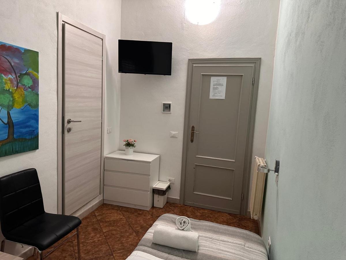 Crown Guest House ピサ エクステリア 写真