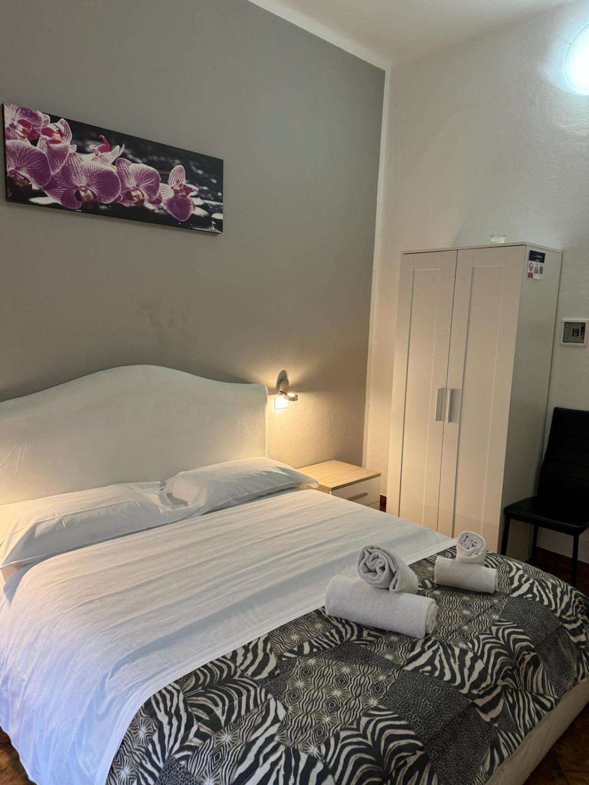 Crown Guest House ピサ エクステリア 写真