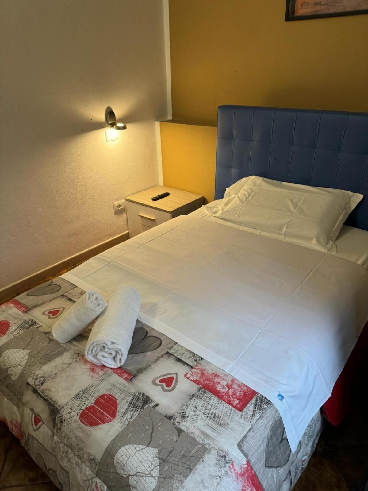 Crown Guest House ピサ エクステリア 写真